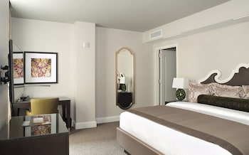 Deluxe Room, 1 King Bed