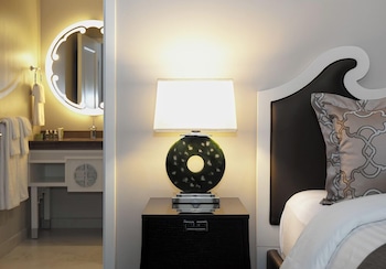 Superior Room, 1 Queen Bed
