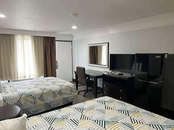Standard Room, 2 Queen Beds, Non Smoking