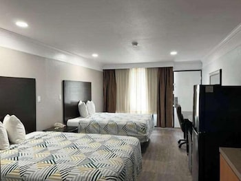 Standard Room, 2 Queen Beds, Non Smoking