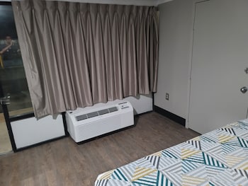 Deluxe Room, 1 King Bed, Non Smoking