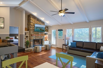 House, Mobility Accessible (at Lanier Island)