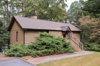 House, 2 Bedrooms (at Lanier Island)