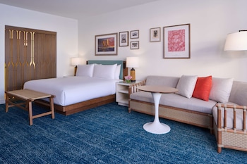 Club Room, 1 King Bed with Sofa bed, Oceanfront (Diamond Head)