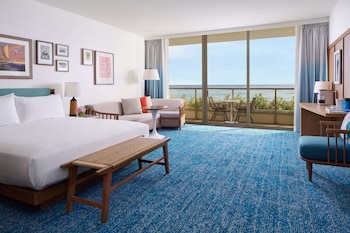Club Room, 1 King Bed with Sofa bed, Oceanfront (Diamond Head)