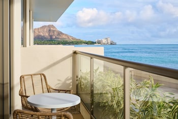 Club Room, 1 King Bed with Sofa bed, Oceanfront (Diamond Head)