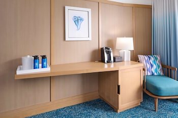Room, 1 King Bed, Partial Ocean View