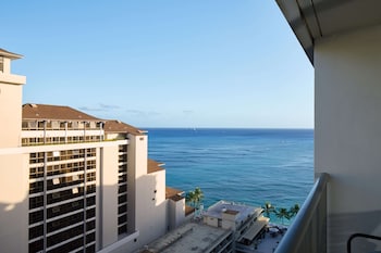 Room, 2 Queen Beds, Partial Ocean View