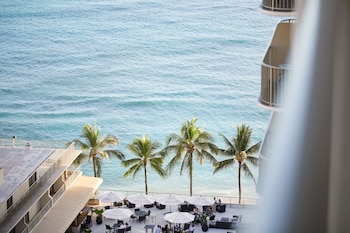 Room, 2 Queen Beds, Partial Ocean View