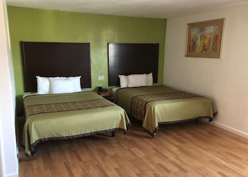 Room, 2 Queen Beds, Non Smoking