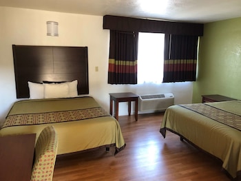Room, 2 Queen Beds, Non Smoking