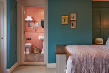 SNUG ROOM