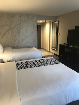 Room, 2 Queen Beds, Non Smoking