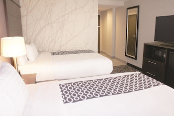 Room, 2 Queen Beds, Non Smoking