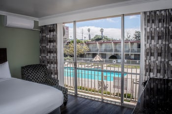 Standard Room, 2 Queen Beds, Non Smoking