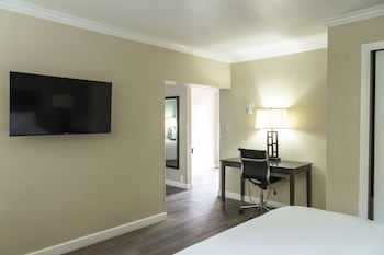 Suite, 1 Bedroom, Non Smoking, Refrigerator & Microwave