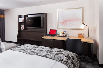 Premier 2 Queens High Floor