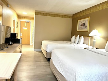 Standard Room, 2 Queen Beds, Non Smoking