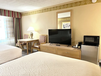 Standard Room, 2 Queen Beds, Non Smoking