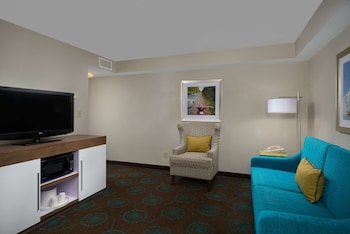 One king suite non smoking