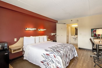 Deluxe Room, 1 King Bed, Accessible (First Floor, Smoke Free)