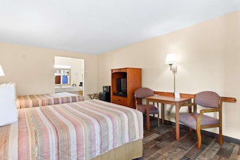 Room, 2 Queen Beds, Non Smoking (max occupancy 4)