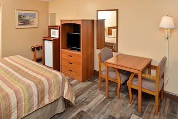 Room, 1 King Bed, Non Smoking (max occupancy 2)