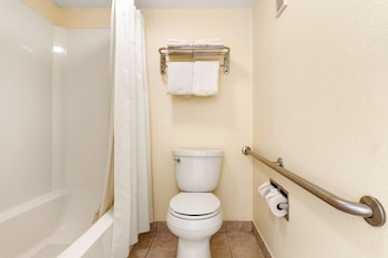 Room, 2 Queen Beds, Accessible, Non Smoking