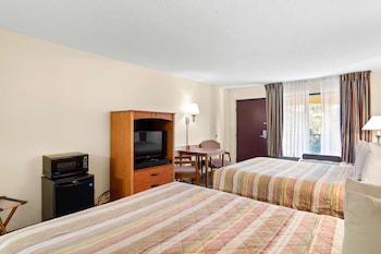 Room, 2 Queen Beds, Non Smoking (max occupancy 4)