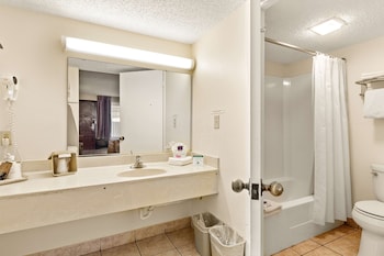 Room, 2 Queen Beds, Accessible, Non Smoking