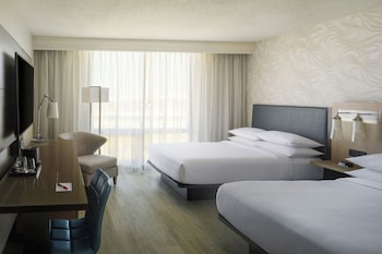 Club Room, 2 Double Beds, City View