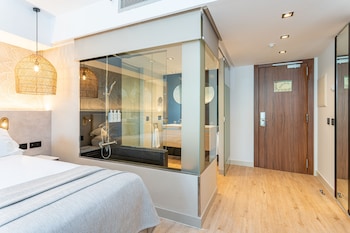 Superior Room, Balcony, Pool View (Single Use)