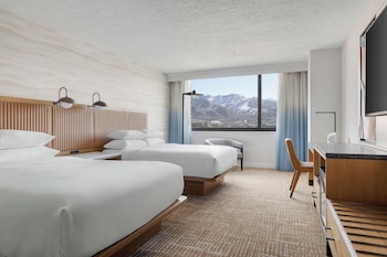 Standard Room, 2 Queen Beds (Mobility Accessible, Tub)
