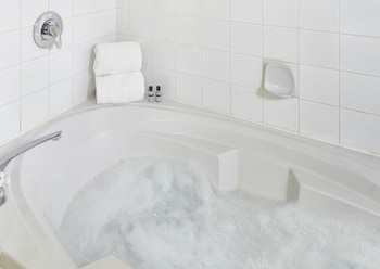 King One Bedroom Jacuzzi Suite