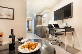 Queen One Bedroom Suite