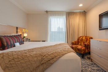King One Bedroom Jacuzzi Suite