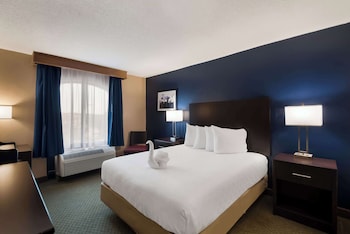 Standard Room, 1 Queen Bed, Accessible, Refrigerator