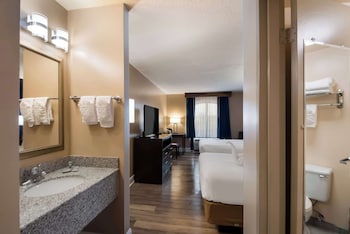 Standard Room, 2 Double Beds, Non Smoking