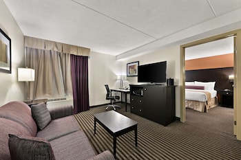 Suite, 1 King Bed, Non Smoking, Refrigerator & Microwave