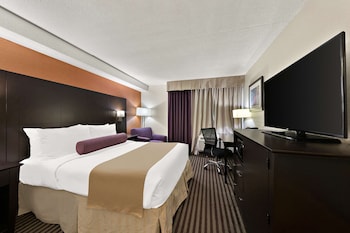 Standard Room, 1 Queen Bed, Non Smoking, Refrigerator & Microwave