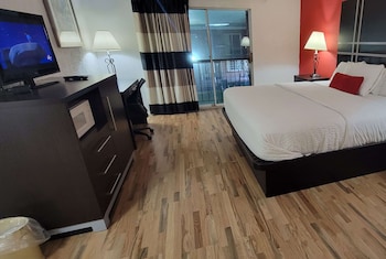 Suite, 1 King Bed, Non Smoking, Fireplace