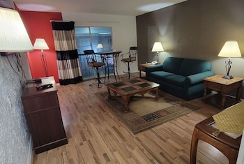 Studio Suite, 1 King Bed, Non Smoking