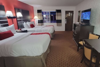 Deluxe Room, 2 Queen Beds, Non Smoking