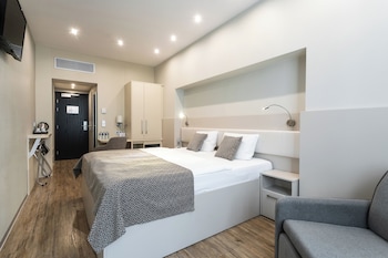 Deluxe Double Room with Extra Bed