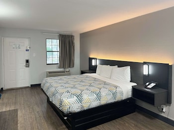Standard Room, 1 King Bed, Smoking
