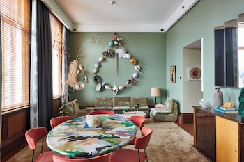 Suite, River View (Prestige)