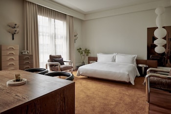 Suite (Valerie Creative Agency Suite)