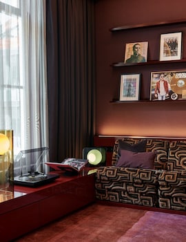 Suite (The Media Nanny Suite)