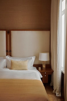 Suite (Harper's Bazaar Suite)