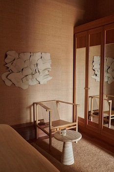 Suite (Harper's Bazaar Suite)